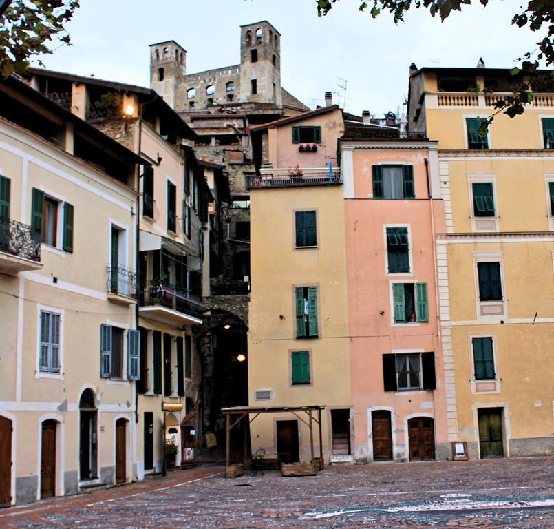 Stecado Caste - Dimora Storica Nel Cuore Del Paese Dolceacqua Exterior photo